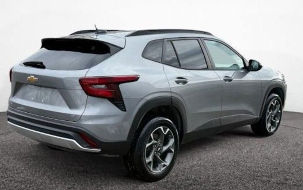 Used 2024 Chevrolet Trax LT SUV