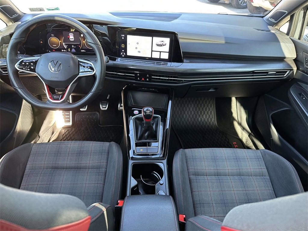 2024 Volkswagen Golf GTI 380 SE photo 3