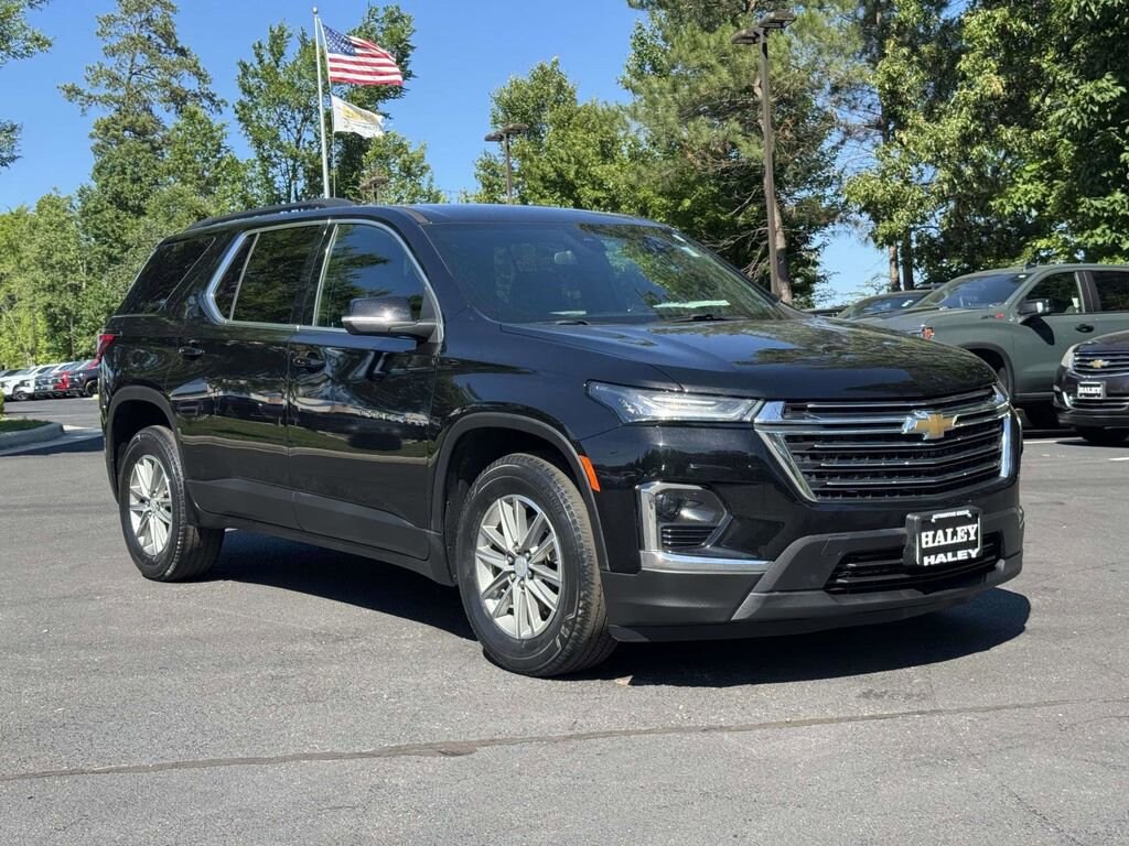 Used 2023 Chevrolet Traverse LT Cloth SUV