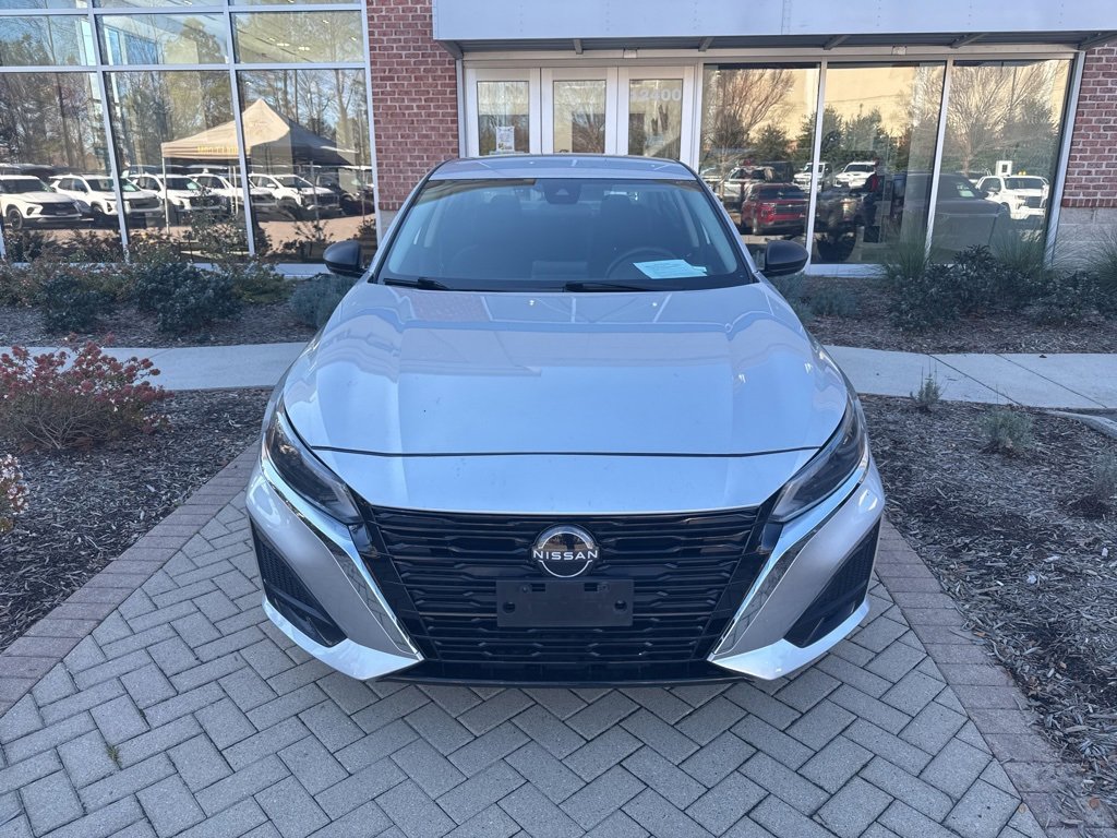 2024 Nissan Altima 2.5 SV photo 2