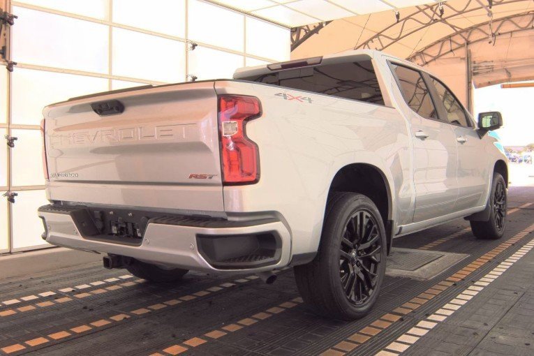 2022 Chevrolet Silverado 1500 RST photo 3