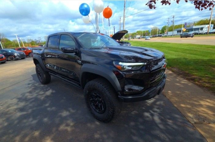 2024 Chevrolet Colorado 4WD ZR2 Crew Cab Short Box's photo