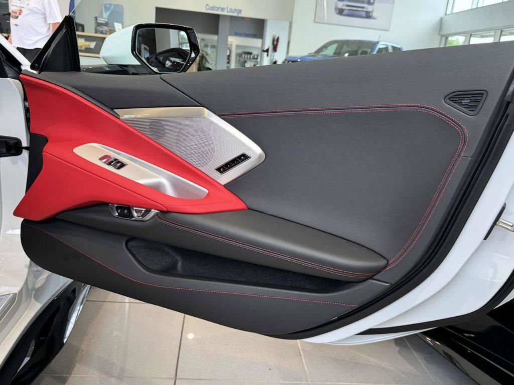 2025 Chevrolet Corvette 2LZ - Photo 13