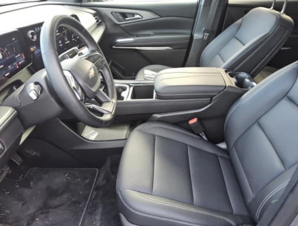 Used 2026 Chevrolet Traverse LT SUV