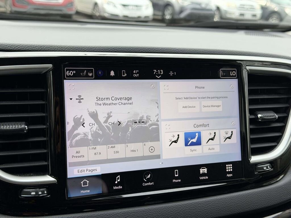 Used 2023 Chrysler Pacifica Touring L