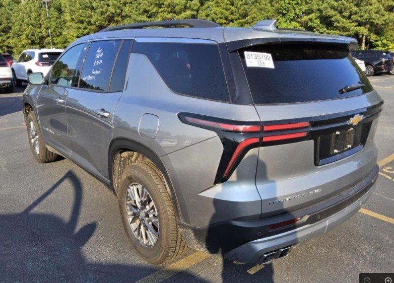 2025 Chevrolet Traverse photo 4