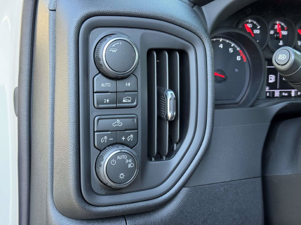 2026 Chevrolet Silverado 1500 Custom - Photo 10