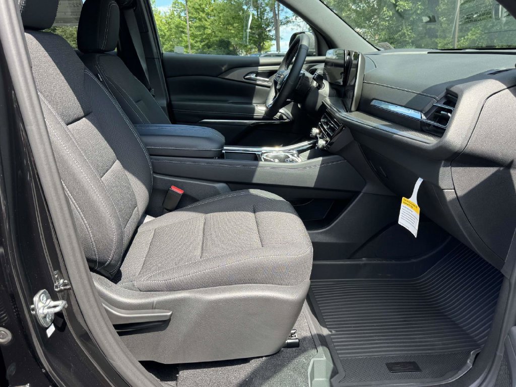 2027 Chevrolet Traverse LT - Photo 13