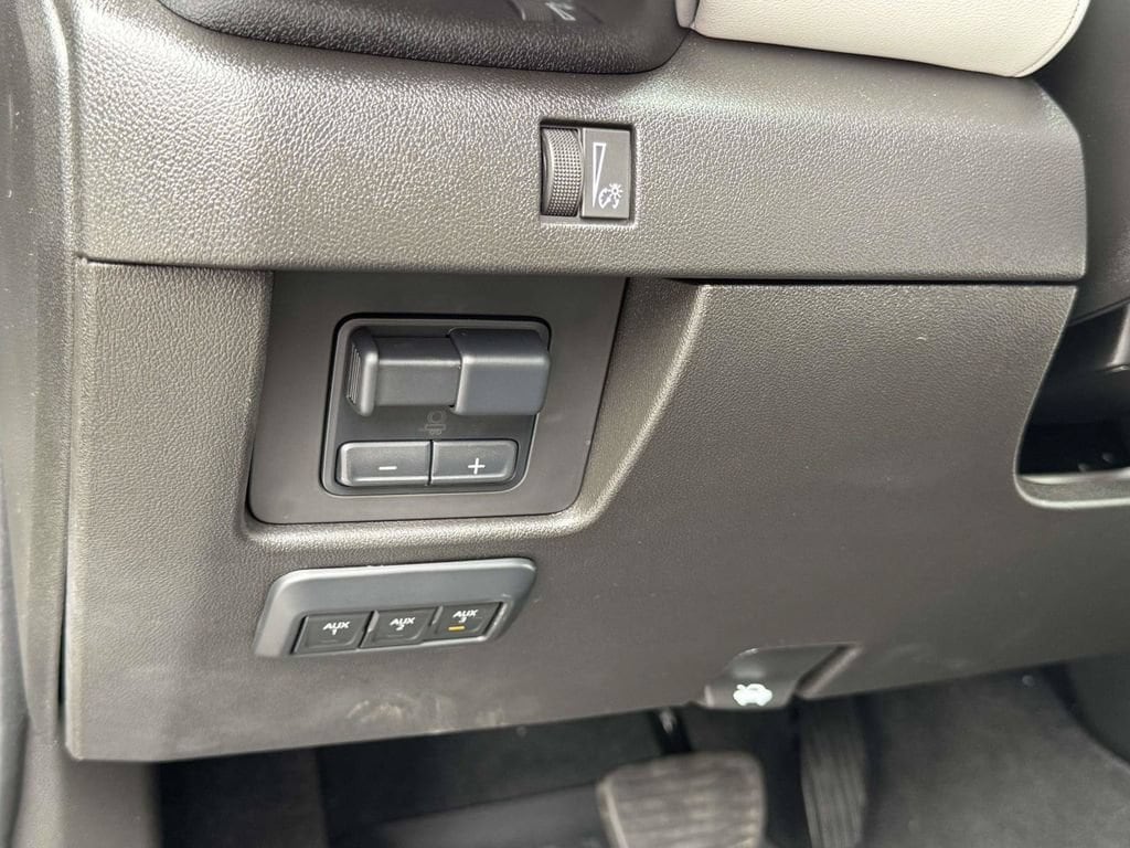 2024 GMC Canyon AT4X - Photo 11