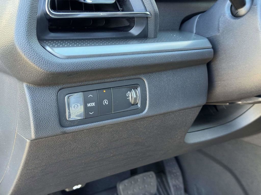 2026 Chevrolet Traverse LT - Photo 9