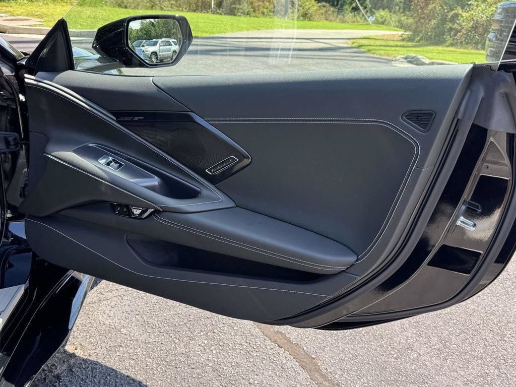 2027 Chevrolet Corvette 2LZ - Photo 14