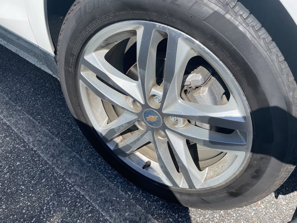 2019 Chevrolet Equinox Premier photo 2