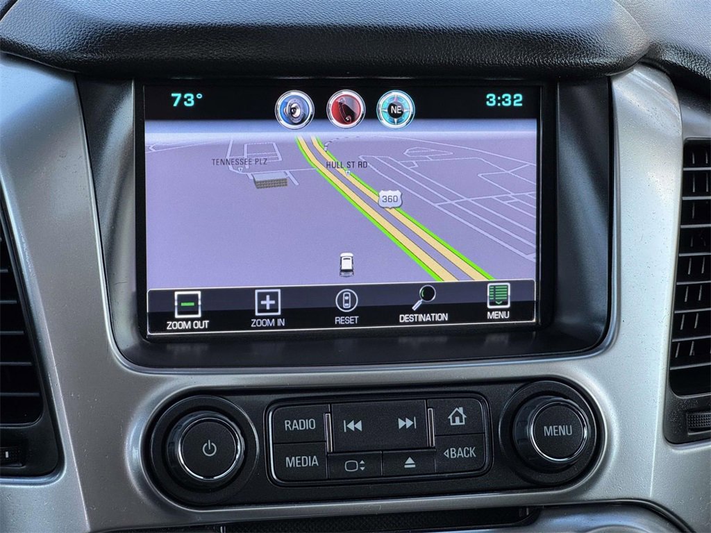 2015 Chevrolet Suburban LT photo 4