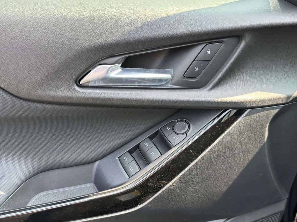 2027 Chevrolet Equinox LT - Photo 18