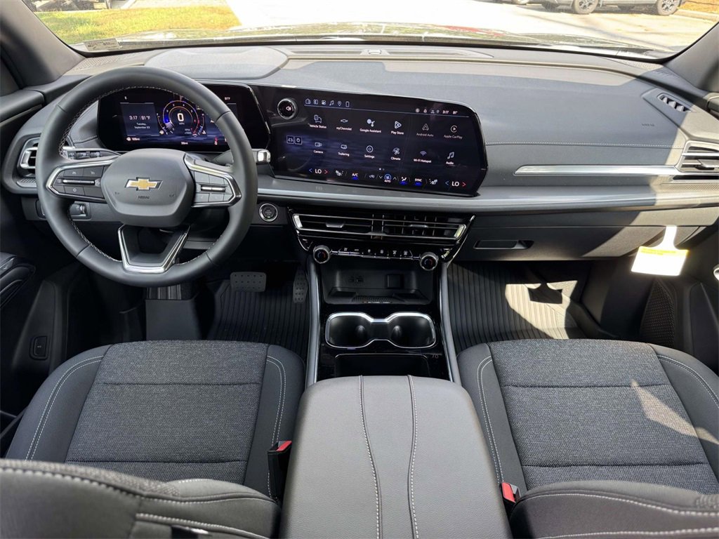 2026 Chevrolet Traverse photo 3