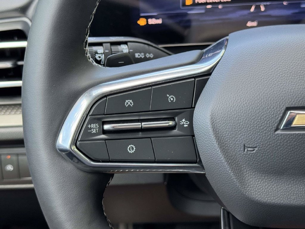 2027 Chevrolet Traverse LT - Photo 10