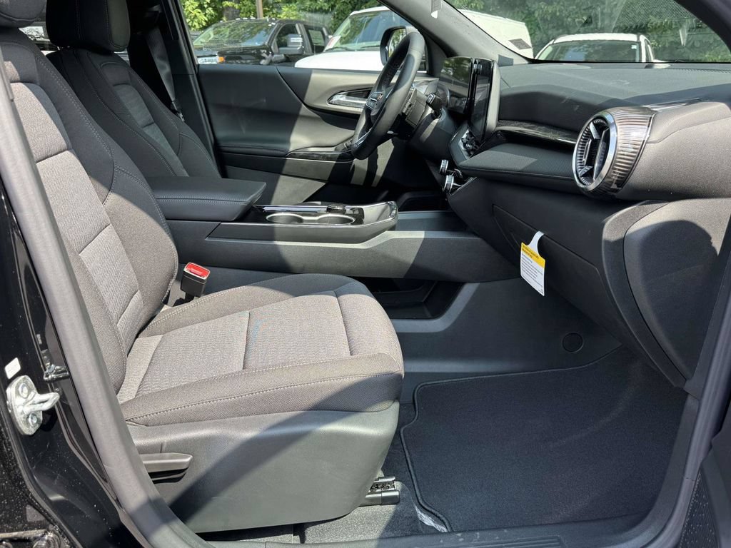 2027 Chevrolet Equinox LT - Photo 14
