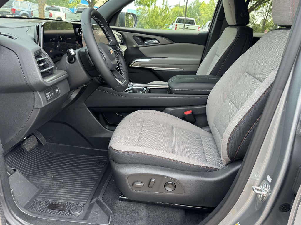 2027 Chevrolet Traverse LT - Photo 21