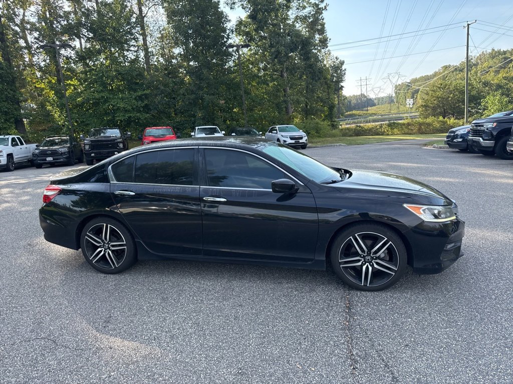 2017 Honda Accord Sport photo 4
