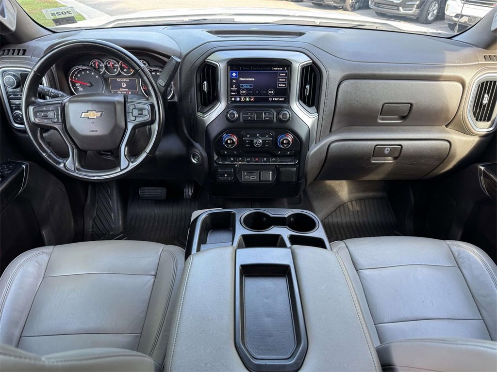 2020 Chevrolet Silverado 1500 LT photo 3