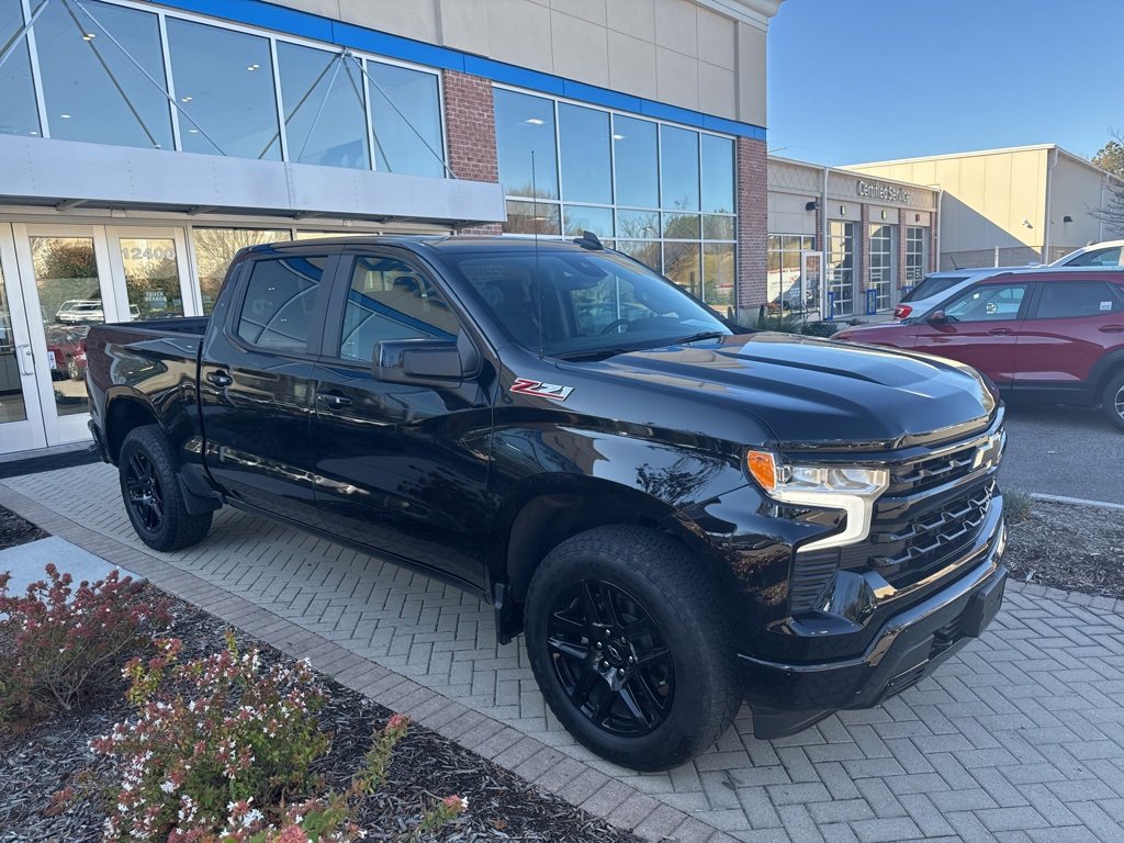 2023 Chevrolet Silverado 1500 RST photo 2