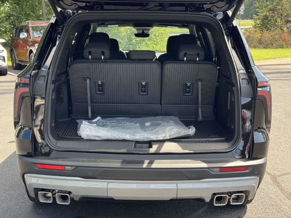 2027 Chevrolet Traverse LT - Photo 15