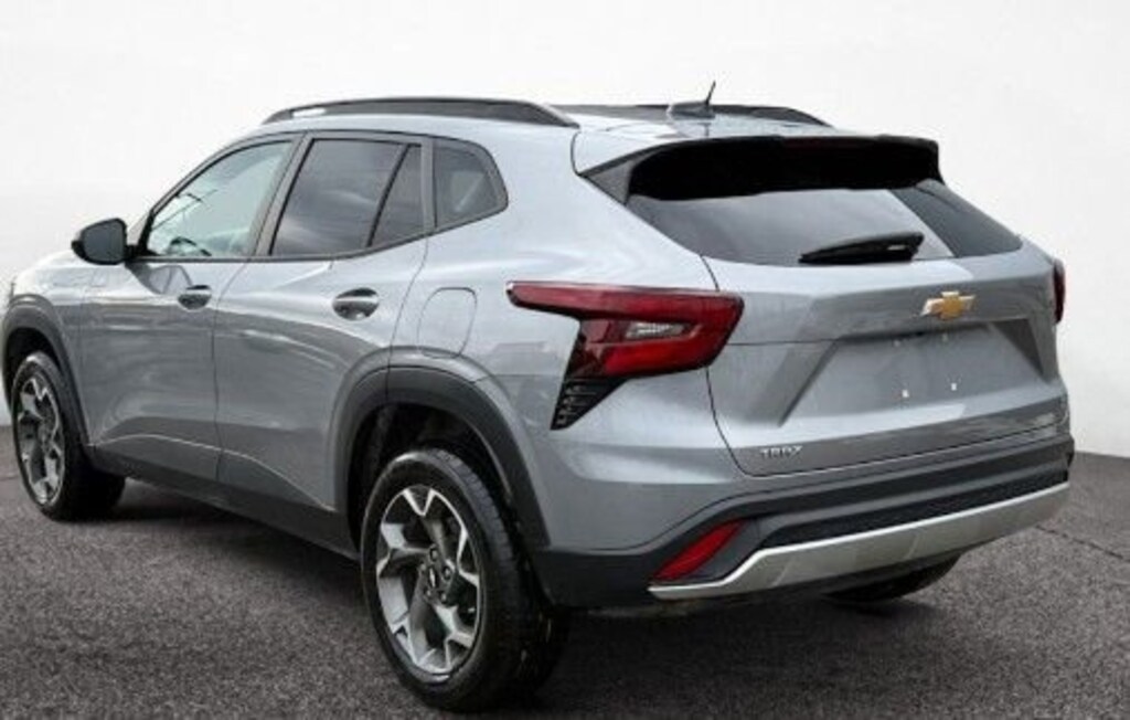 Used 2024 Chevrolet Trax LT SUV