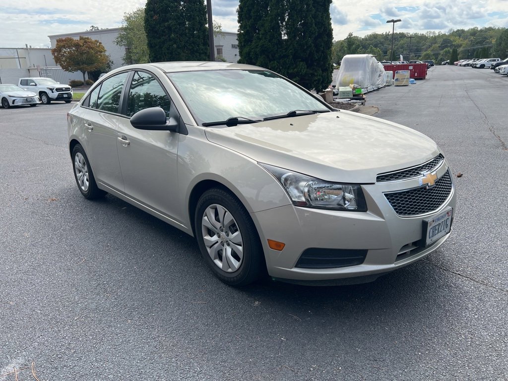 2014 Chevrolet Cruze LS photo 3