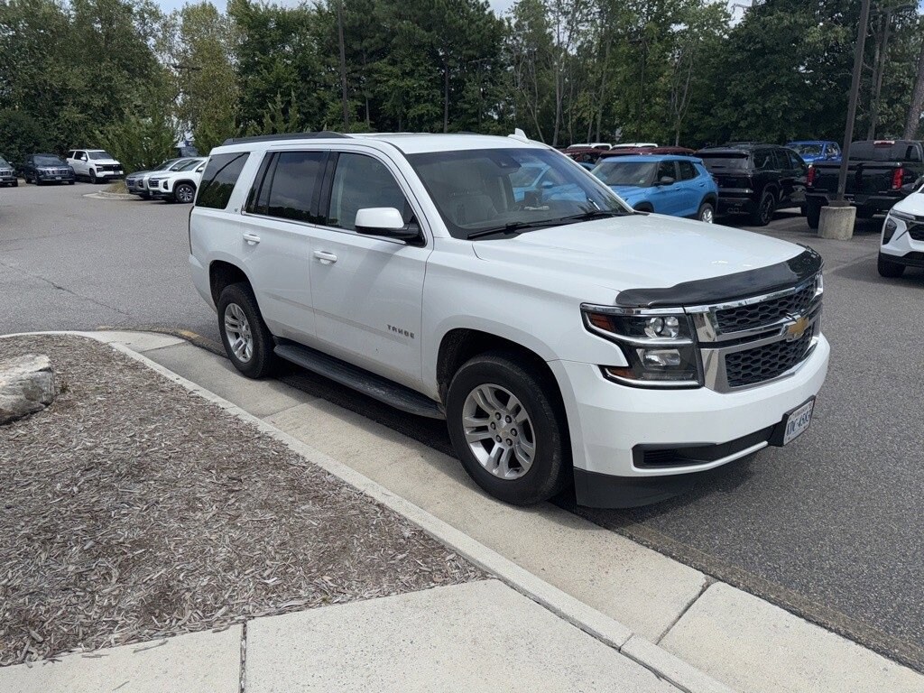 2017 Chevrolet Tahoe LT photo 3
