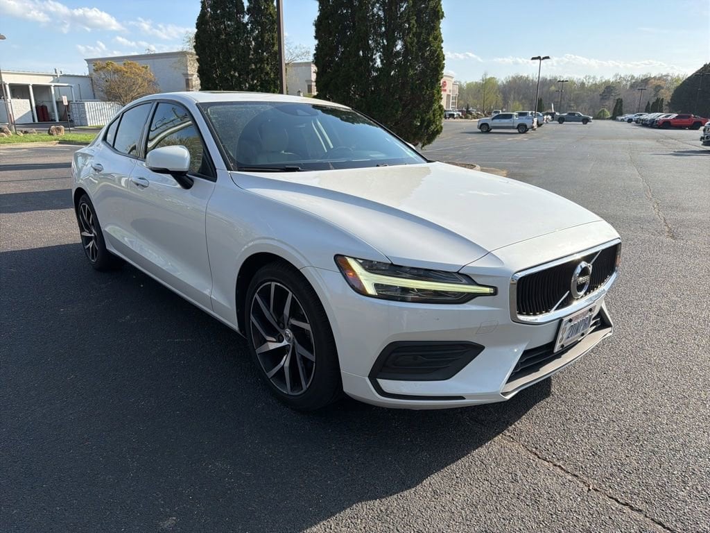 Used 2020 Volvo S60 Momentum