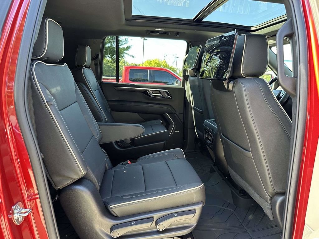 2026 Chevrolet Suburban Premier - Photo 13