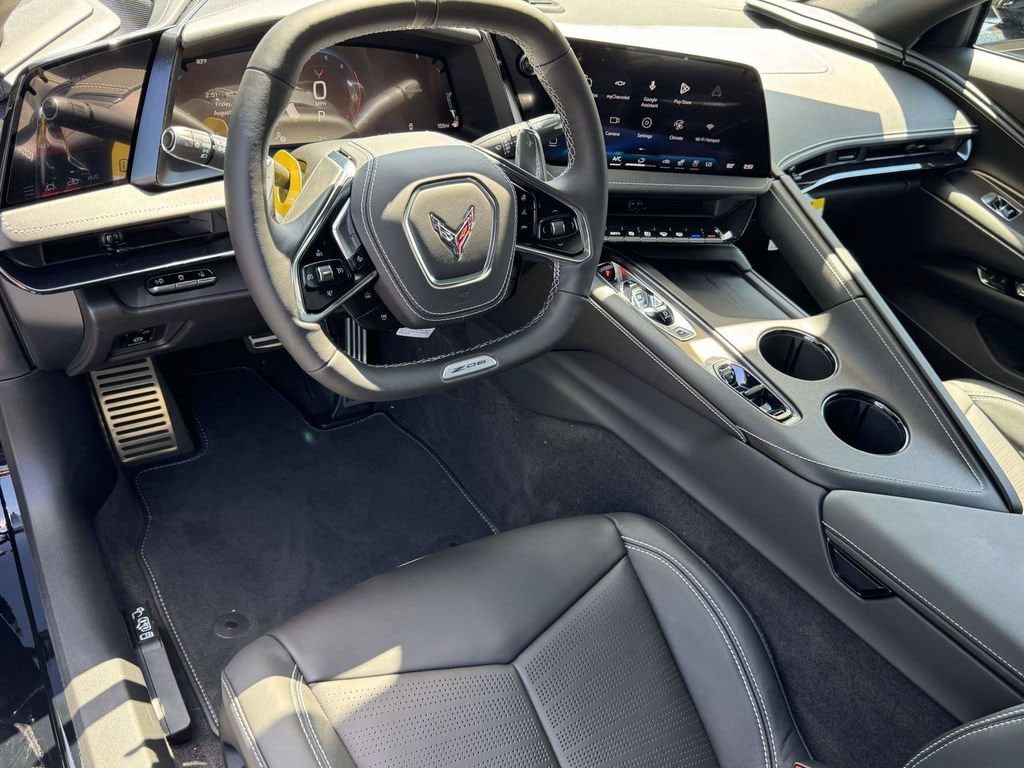 2027 Chevrolet Corvette 2LZ - Photo 3