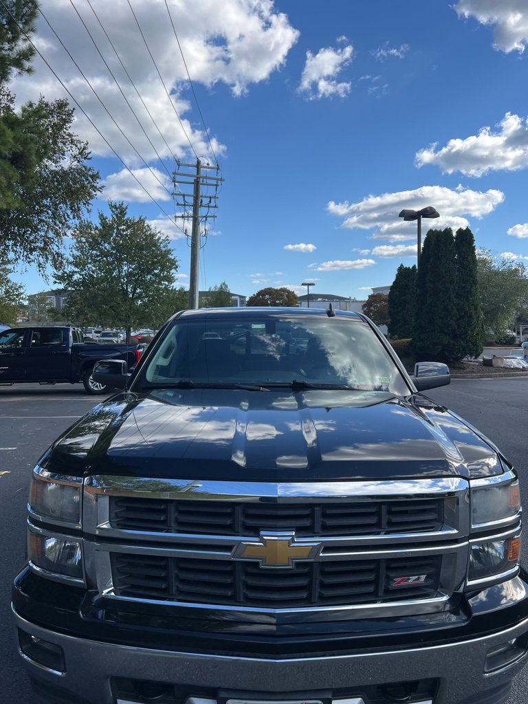 2015 Chevrolet Silverado 1500 LT photo 2