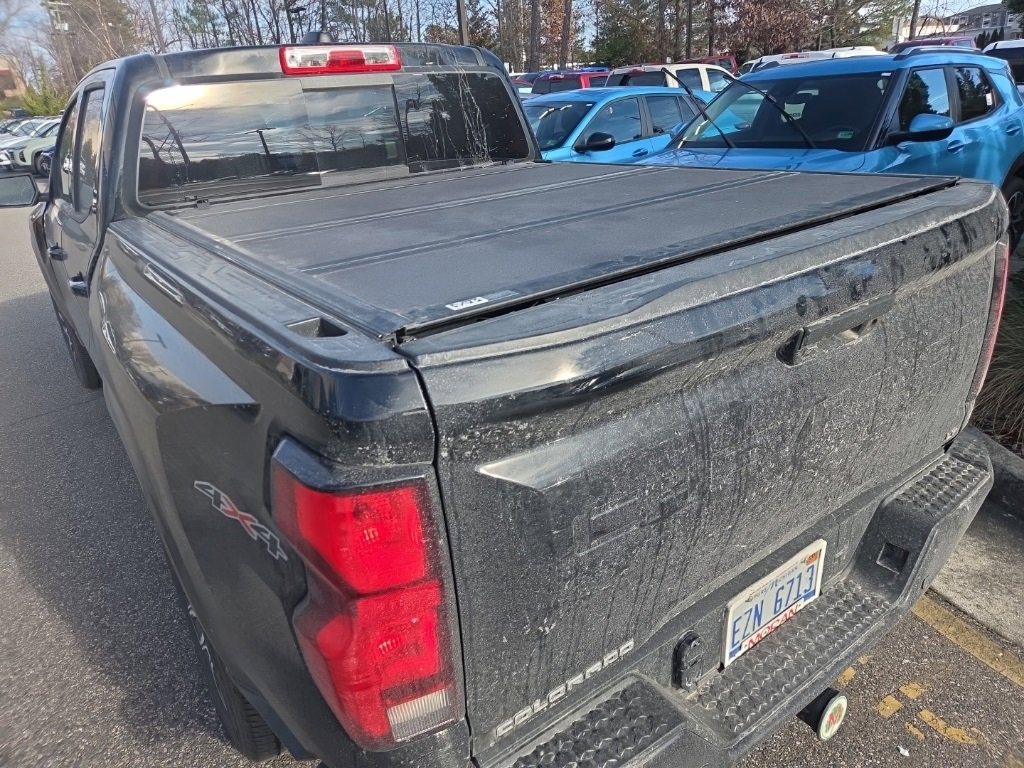 2023 Chevrolet Colorado LT photo 3