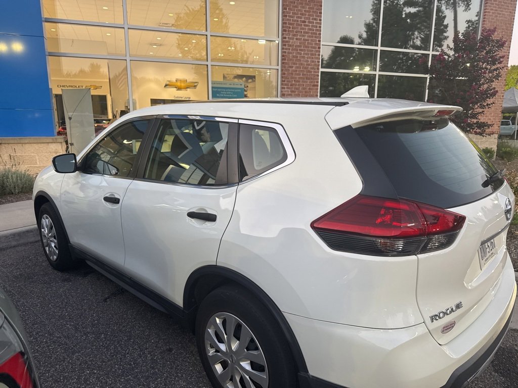 2019 Nissan Rogue S photo 2