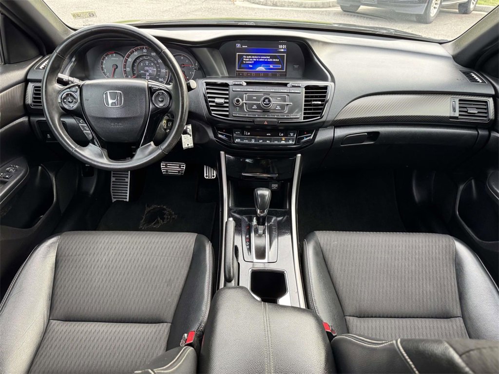 2017 Honda Accord Sport photo 3