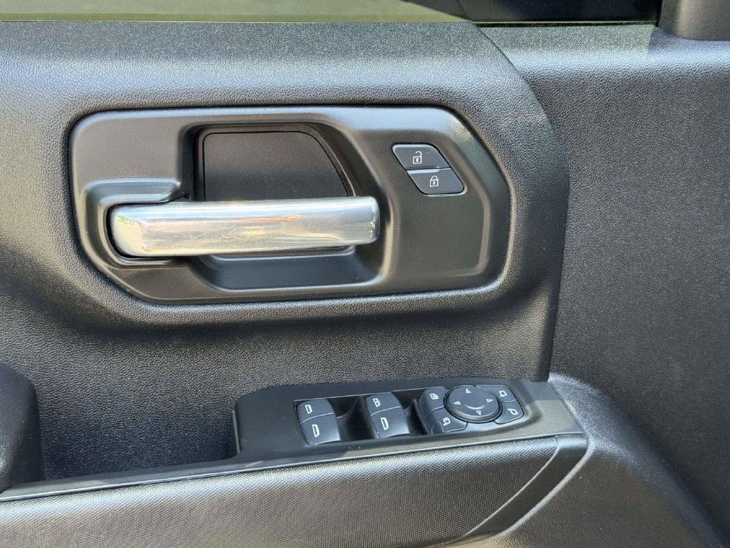 2025 Chevrolet Silverado 2500HD Custom - Photo 18