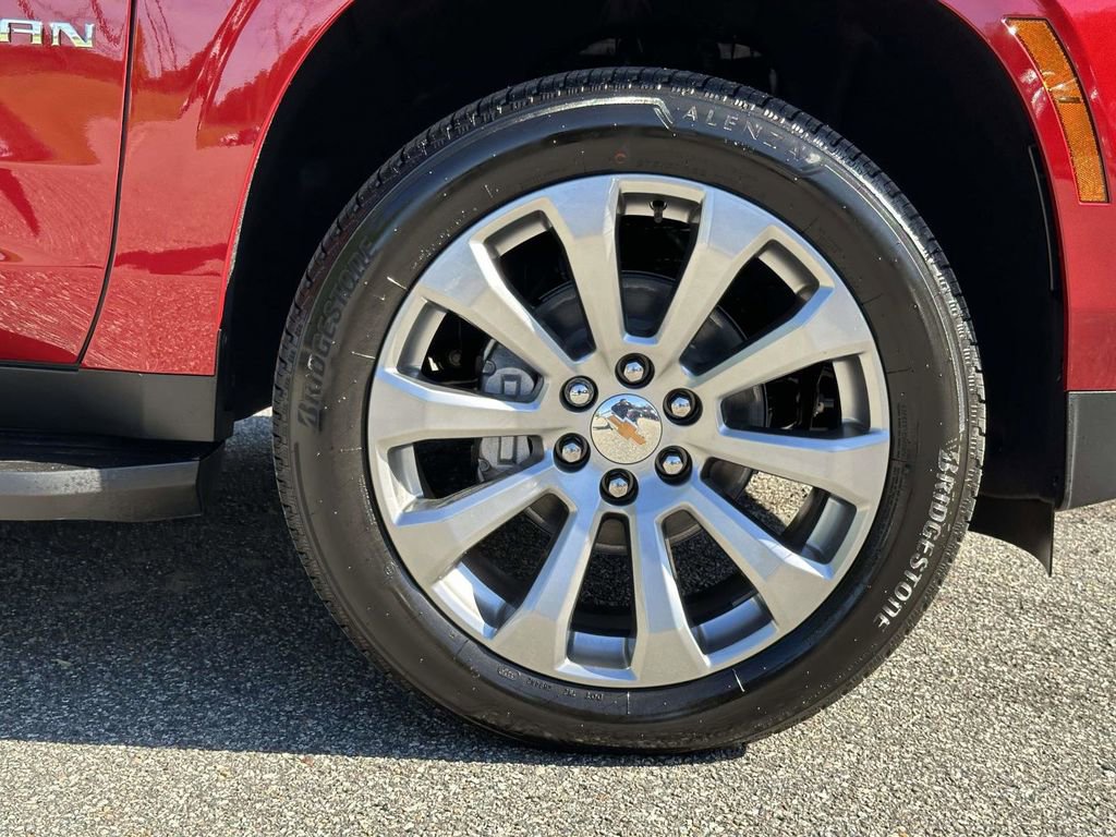 2026 Chevrolet Suburban Premier - Photo 25