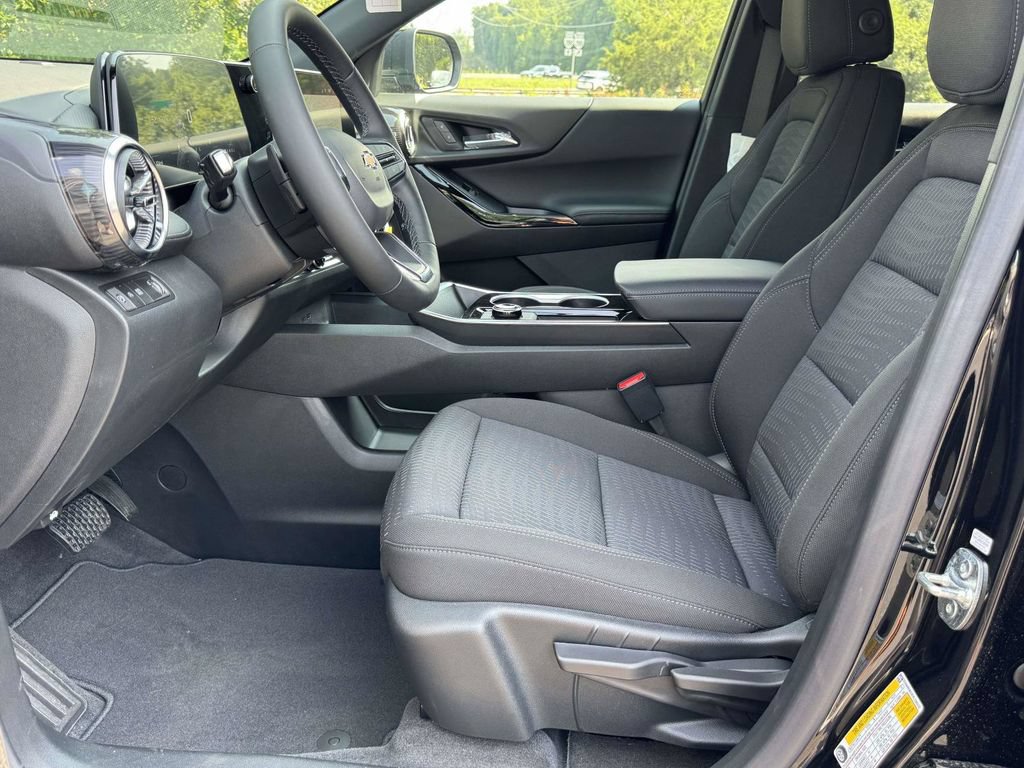 2027 Chevrolet Equinox LT - Photo 20