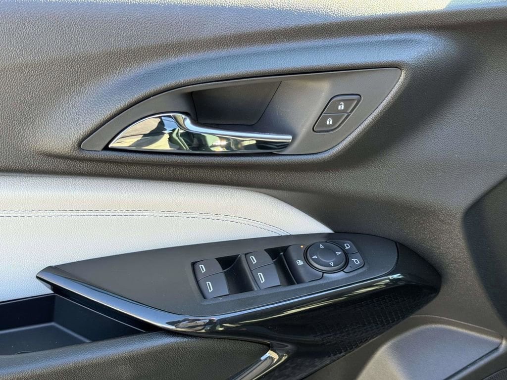 2026 Chevrolet Trax LT - Photo 17