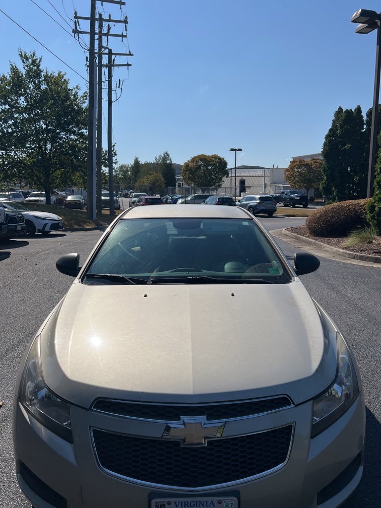 2014 Chevrolet Cruze LS photo 2