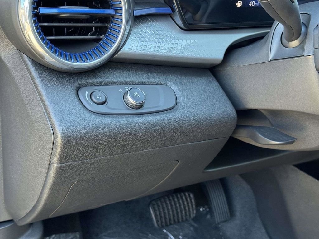 2026 Chevrolet Trax LT - Photo 9