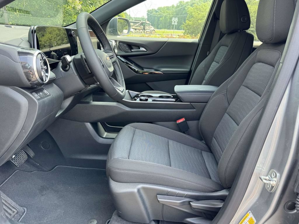 2027 Chevrolet Equinox LT - Photo 20