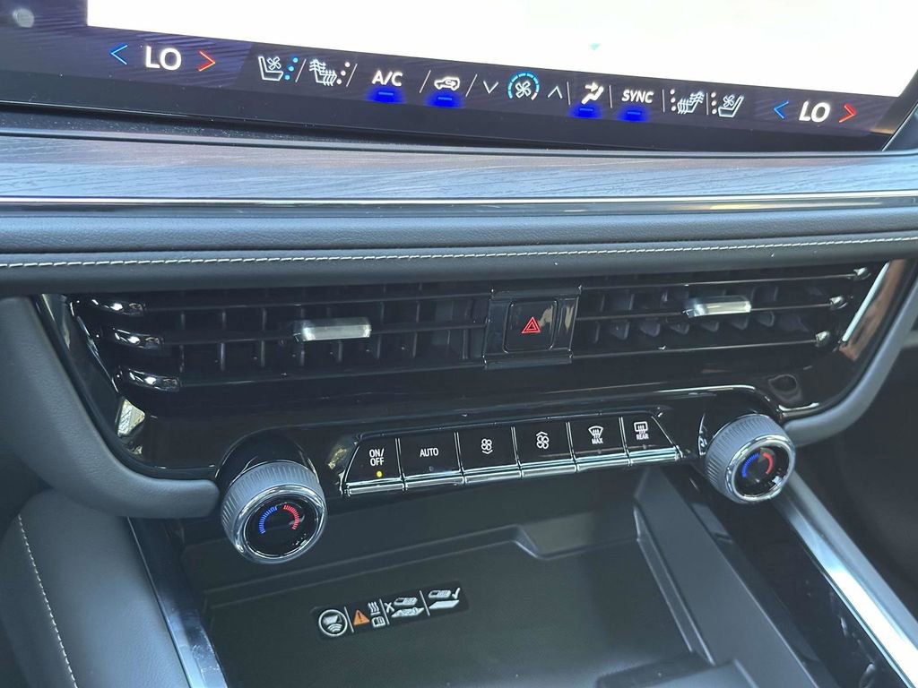 2026 Chevrolet Suburban Premier - Photo 6