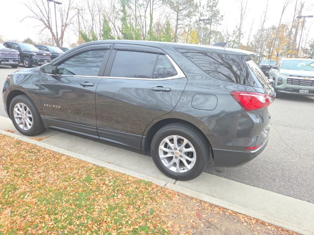 2021 Chevrolet Equinox LT photo 3