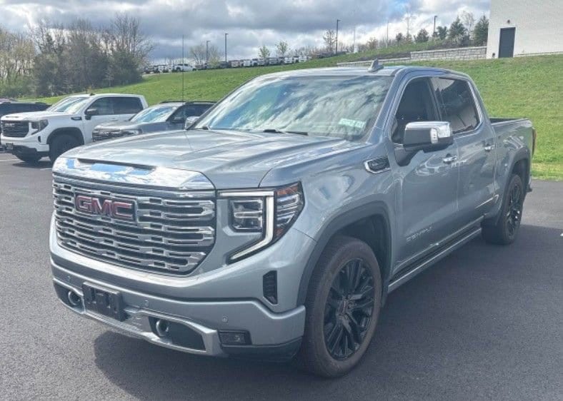 2023 GMC Sierra 4WD Crew Cab Short Box Denali's photo