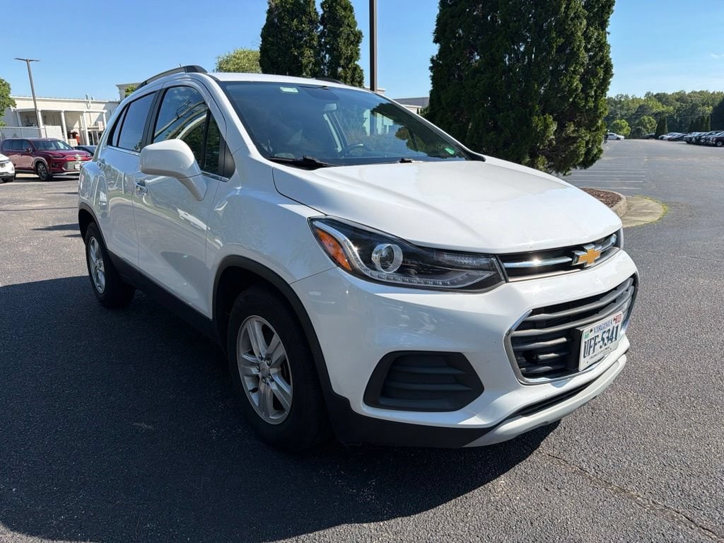 Used 2020 Chevrolet Trax LT with VIN KL7CJLSB4LB025631 for sale in Midlothian, VA