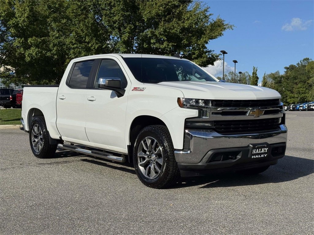 2020 Chevrolet Silverado 1500 LT photo 2