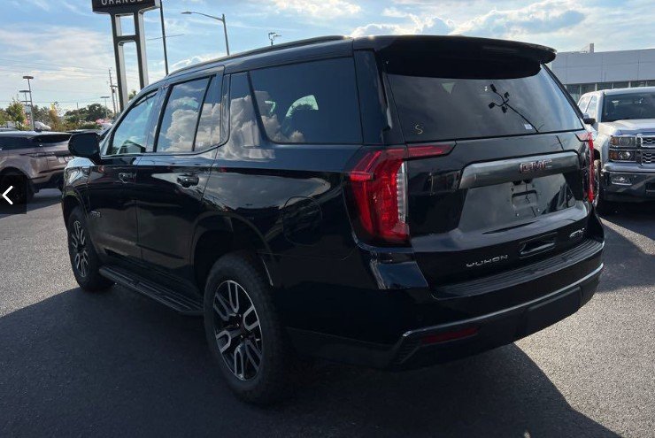 2021 Gmc Yukon AT4 photo 2