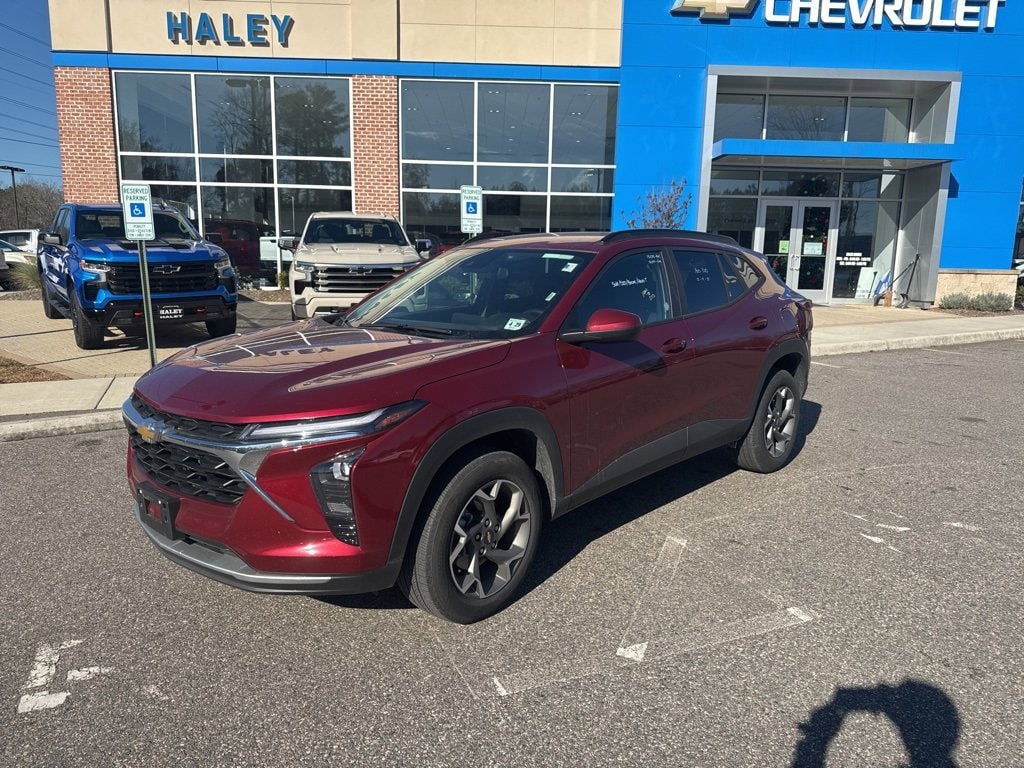 2025 Chevrolet Trax LT's photo